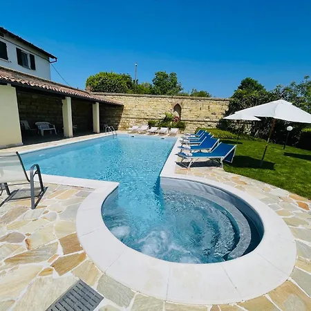 Villa Casa Monti With Pool *